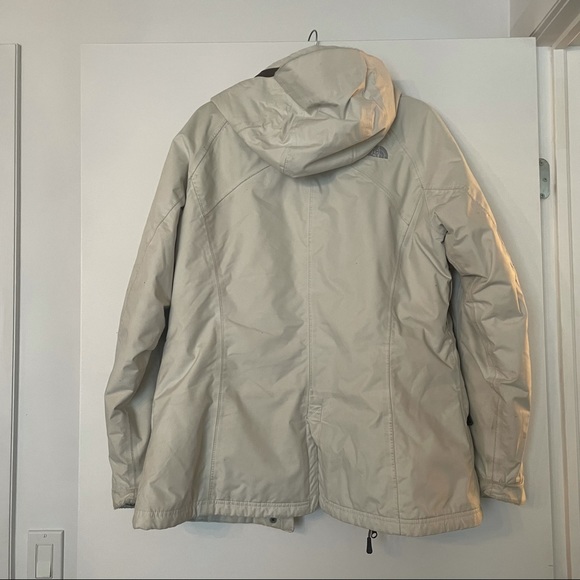 The North Face White Ski Jacket and Removable Brown Fleece Lining - Picture 7 of 10